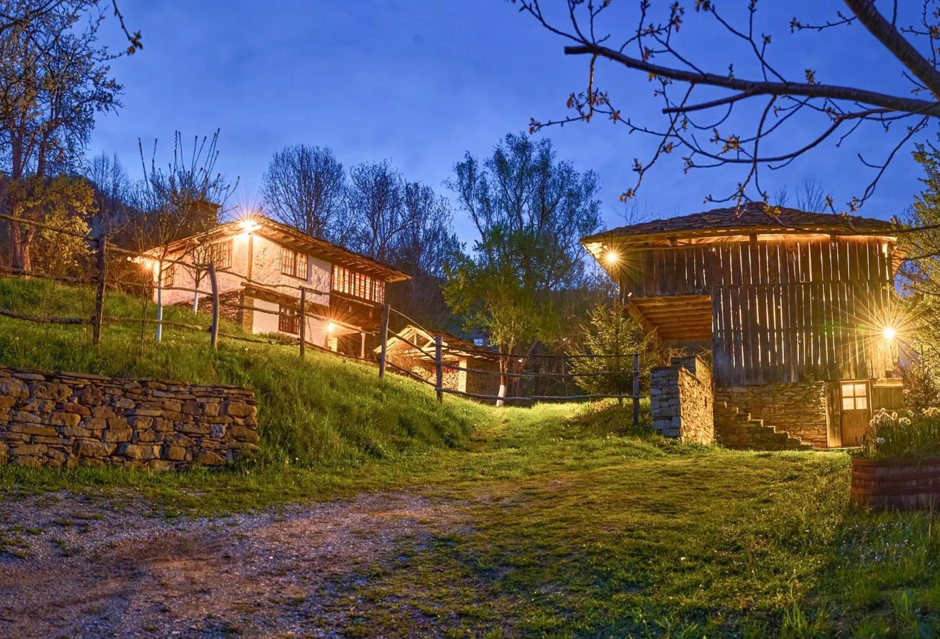 阿普里尔齐Authentic House With Stunning Mountain View - Karashka别墅 外观 照片