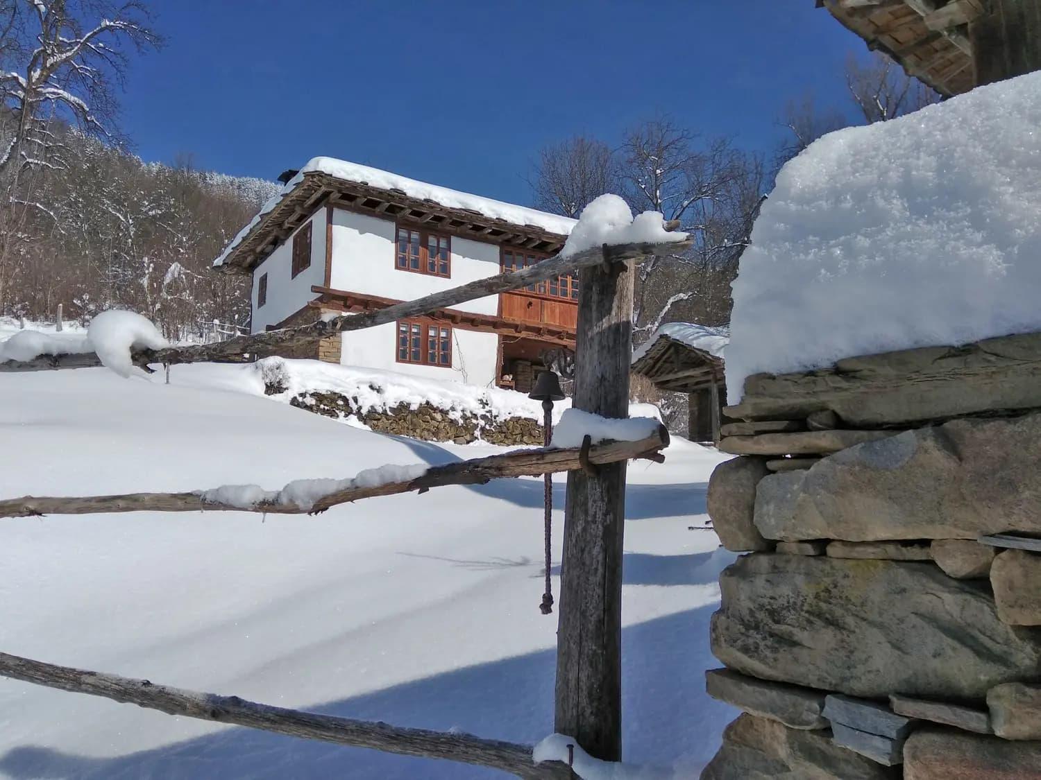 阿普里尔齐Authentic House With Stunning Mountain View - Karashka别墅 外观 照片